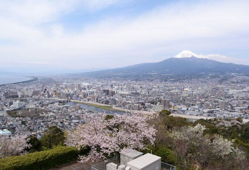 پانسیون Numazu Ikyuuan 沼津一休庵