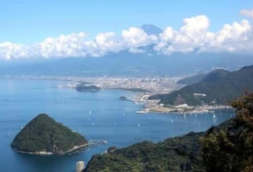 پانسیون Numazu Ikyuuan 沼津一休庵