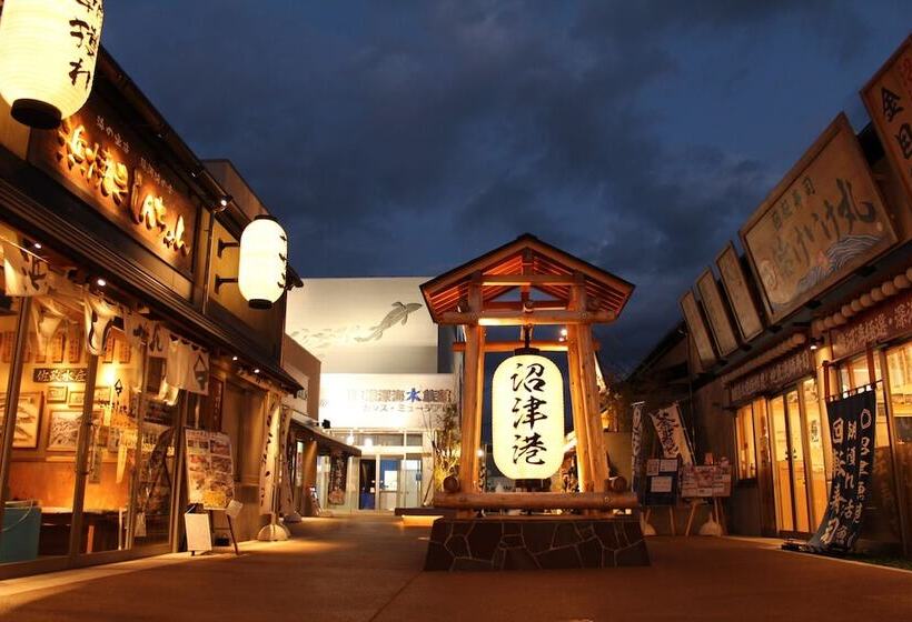 پانسیون Numazu Ikyuuan 沼津一休庵