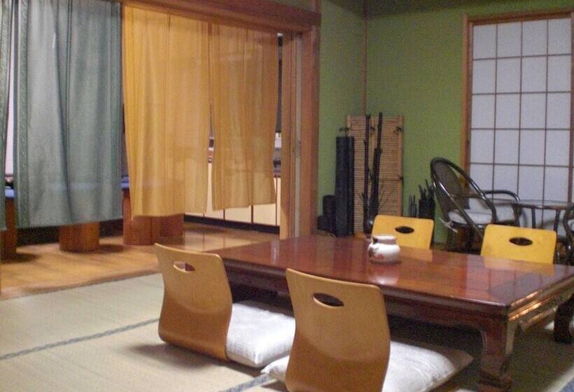 پانسیون Numazu Ikyuuan 沼津一休庵