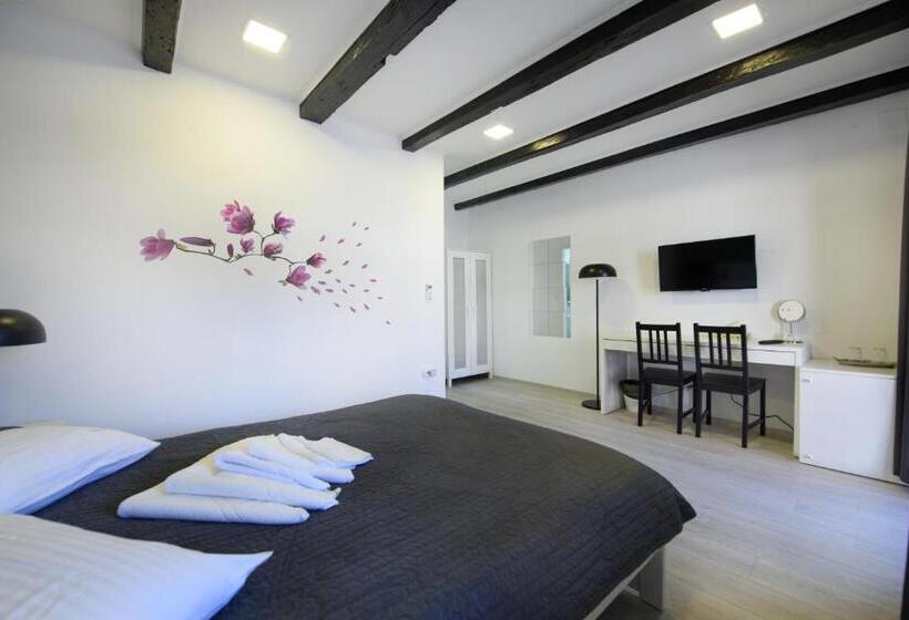 Pensiunea Alina Adults Only