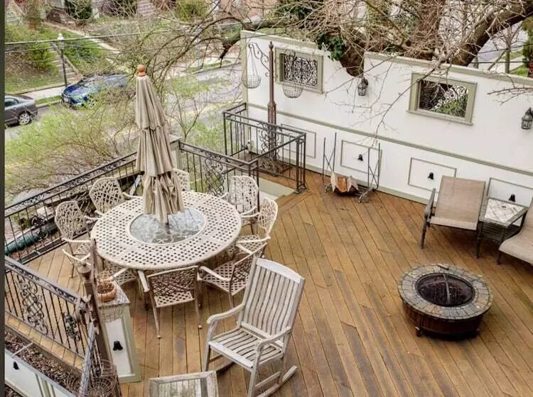 Gaslight Bed & Breakfast