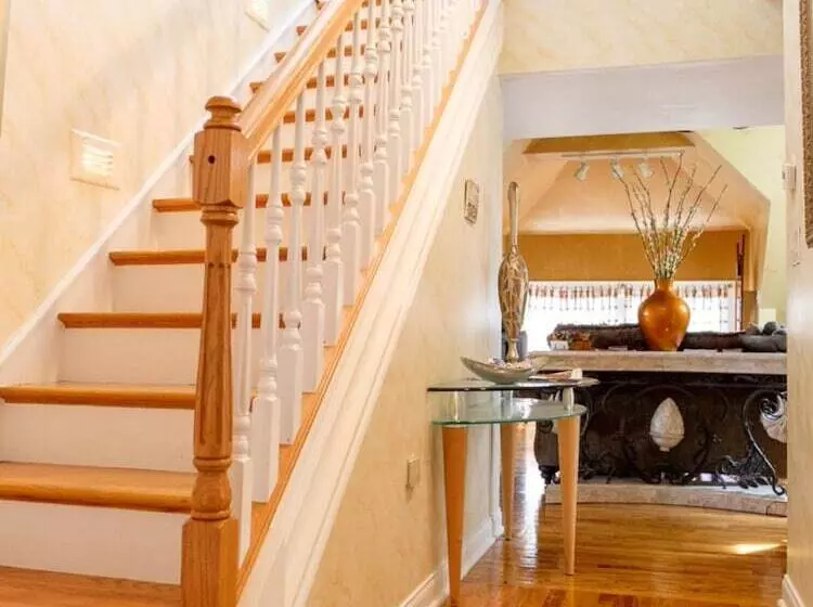 Gaslight Bed & Breakfast