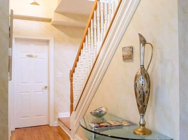 Gaslight Bed & Breakfast