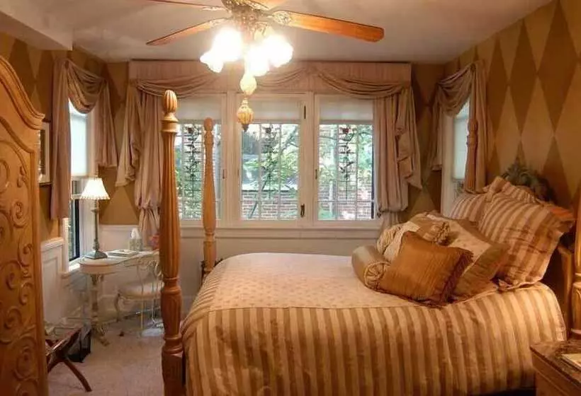 Gaslight Bed & Breakfast