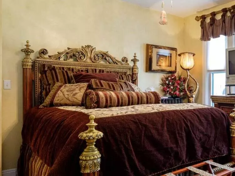 Gaslight Bed & Breakfast