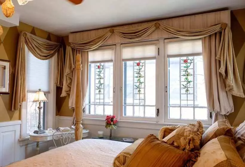 Gaslight Bed & Breakfast