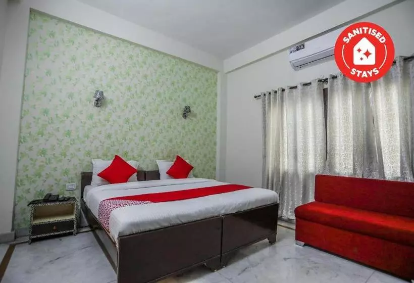Hotelli Oyo 15245 Eden