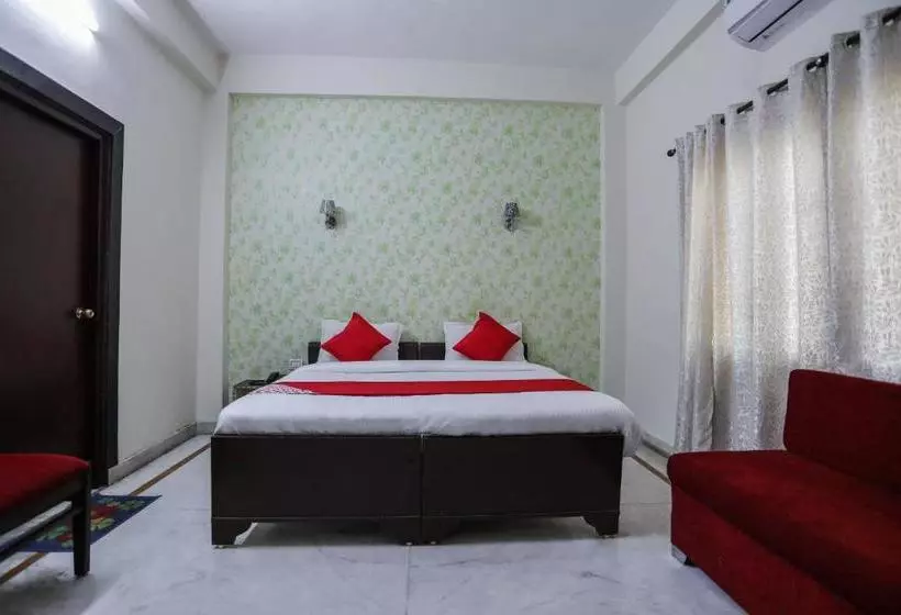 Hotelli Oyo 15245 Eden