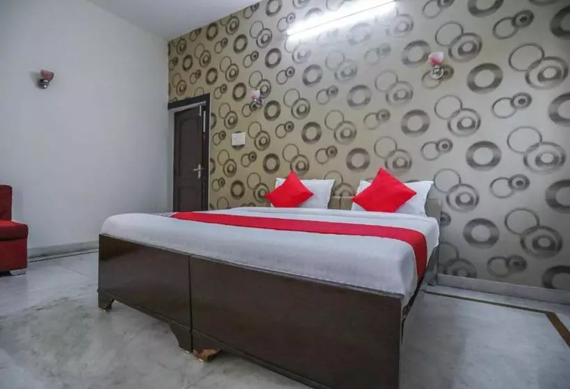 Hotelli Oyo 15245 Eden