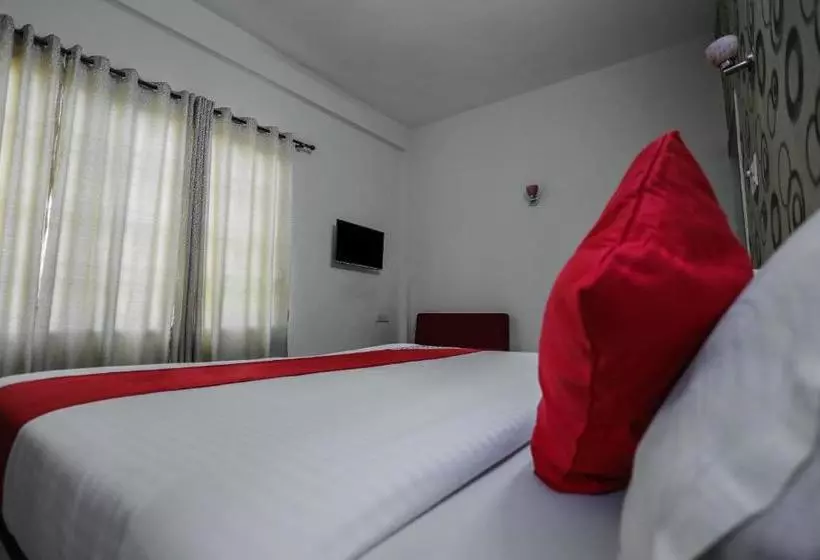 Hotelli Oyo 15245 Eden