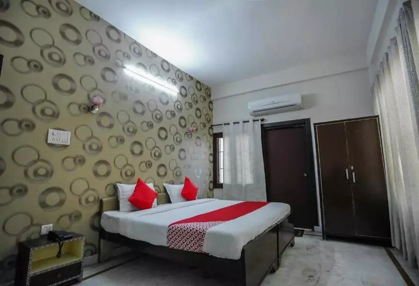 Hotelli Oyo 15245 Eden