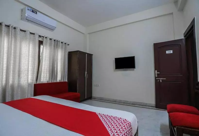Hotelli Oyo 15245 Eden