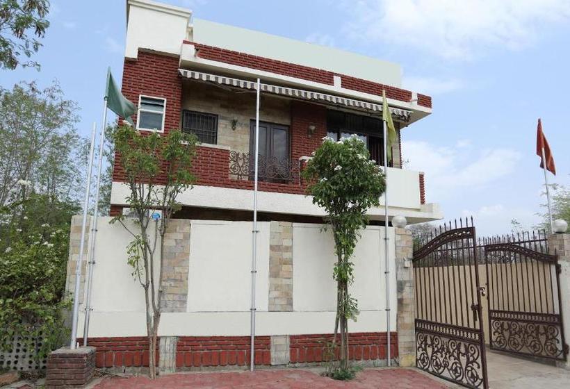 هتل Oyo 15245 Eden