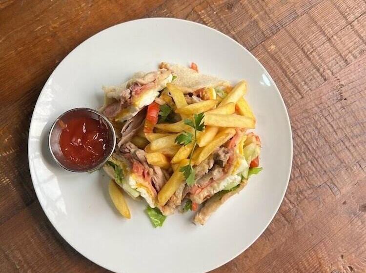 تختخواب و صبحانه The Stafford Lodge