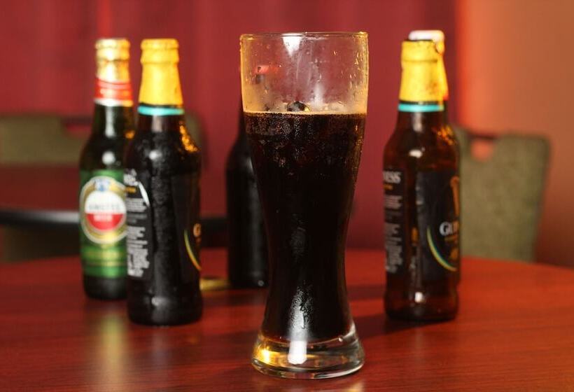 تختخواب و صبحانه The Stafford Lodge