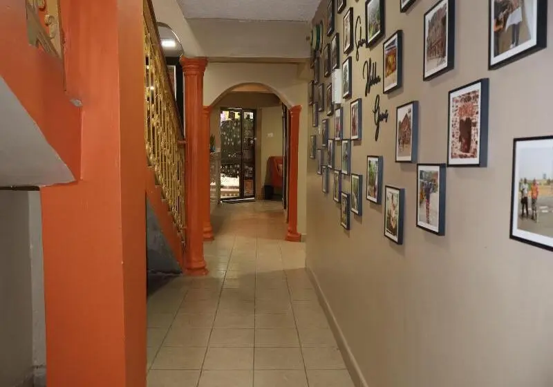 تختخواب و صبحانه The Stafford Lodge