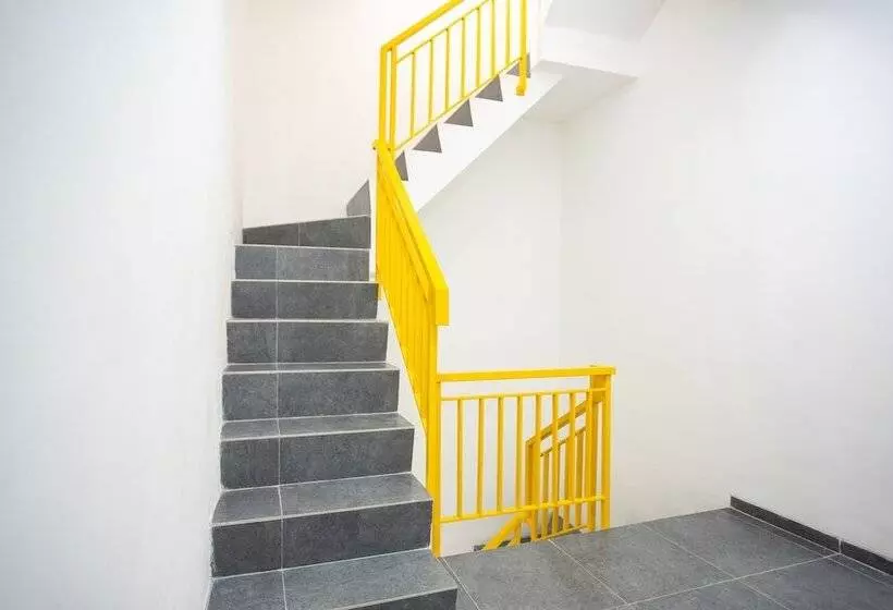 ペンション Reddoorz Plus @ Danau Sunter Utara