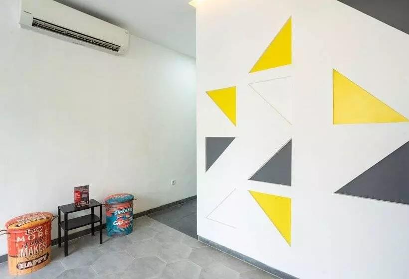 ペンション Reddoorz Plus @ Danau Sunter Utara