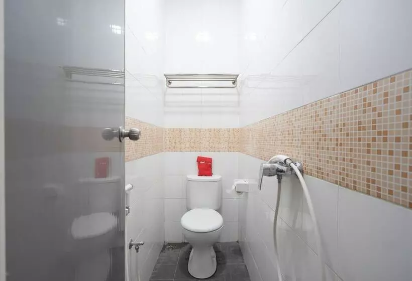 ペンション Reddoorz Plus @ Danau Sunter Utara