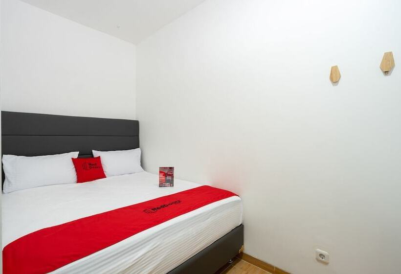 بنسيون Reddoorz Plus @ Danau Sunter Utara