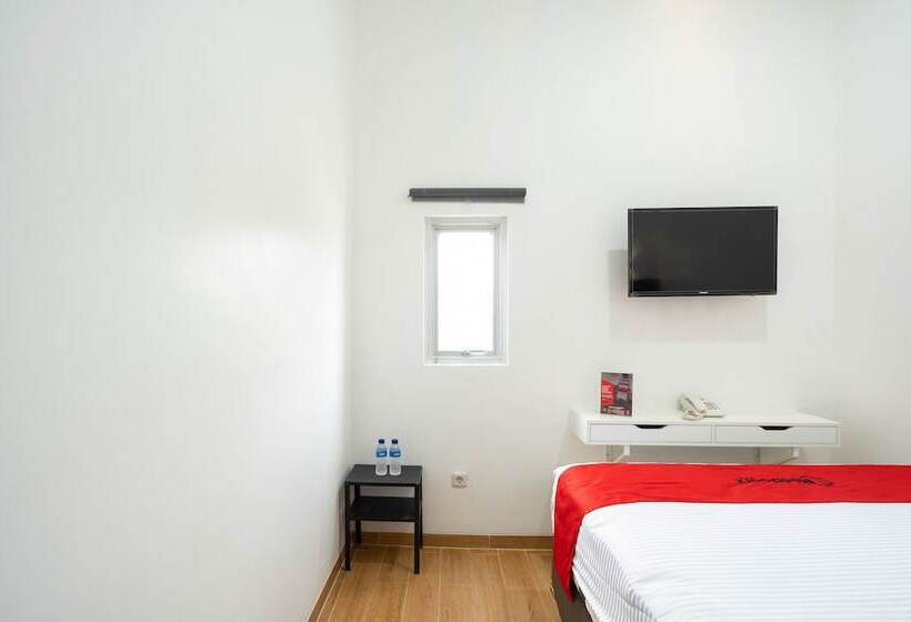 بنسيون Reddoorz Plus @ Danau Sunter Utara