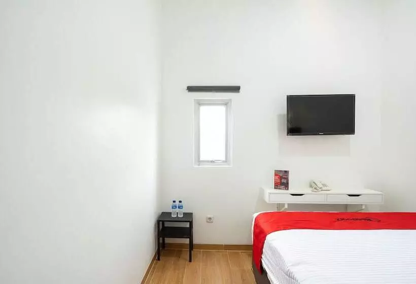 ペンション Reddoorz Plus @ Danau Sunter Utara