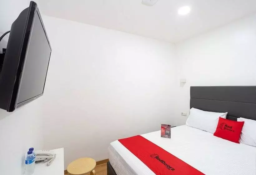 ペンション Reddoorz Plus @ Danau Sunter Utara