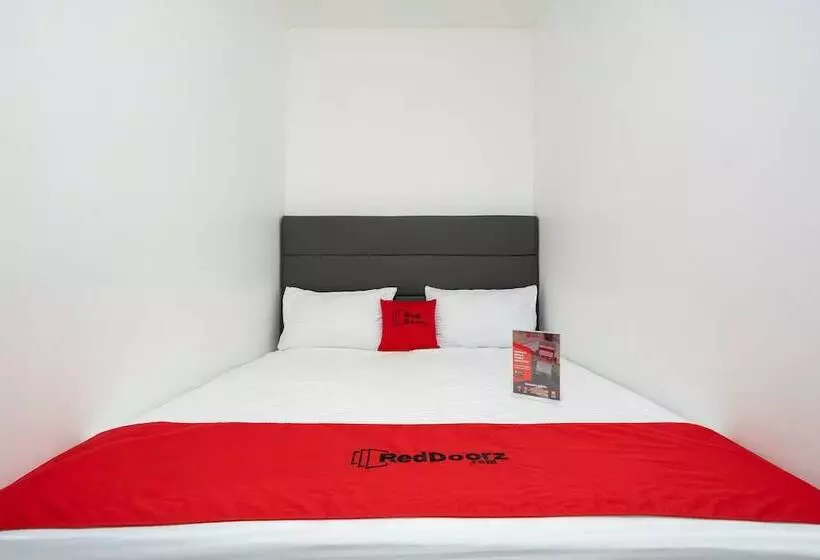 ペンション Reddoorz Plus @ Danau Sunter Utara