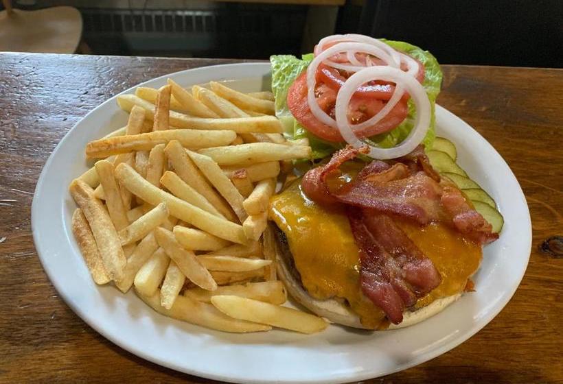 Gibbons Hotel & Tavern