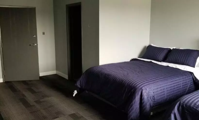 Gibbons Hotel & Tavern