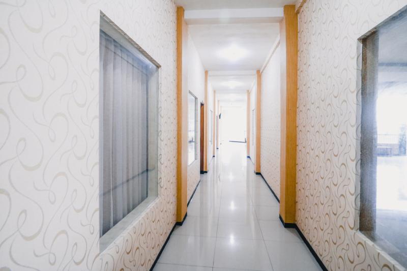 فندق Reddoorz Near Taman Rekreasi Selecta