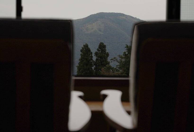 Ryokan Yakiniku To Kaisen No Yado Raku