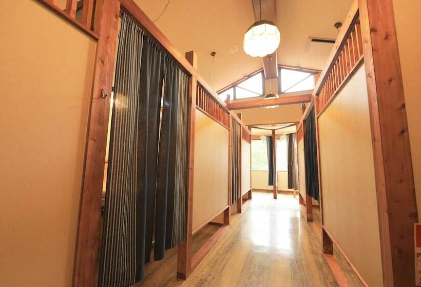 Ryokan Yakiniku To Kaisen No Yado Raku