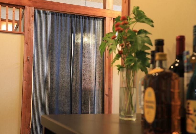 Ryokan Yakiniku To Kaisen No Yado Raku