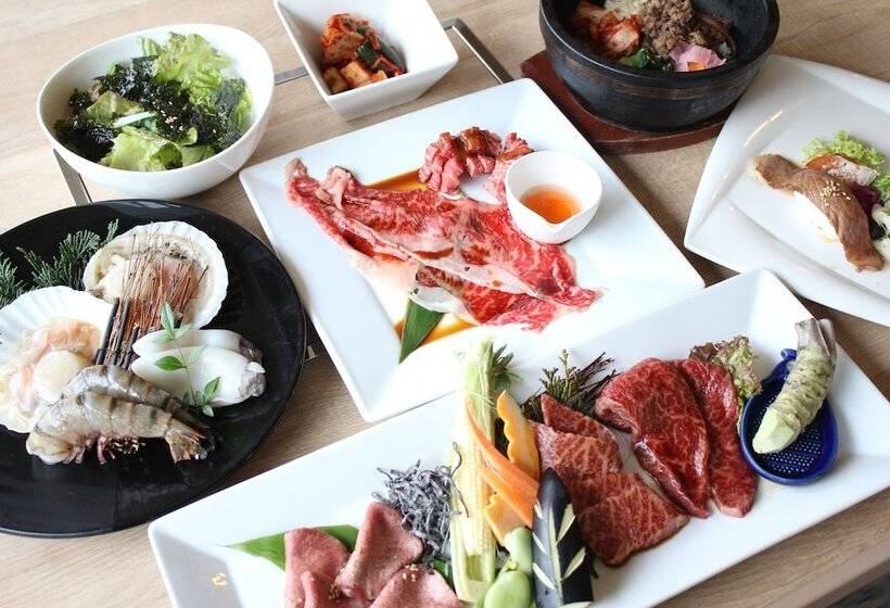 Ryokan Yakiniku To Kaisen No Yado Raku