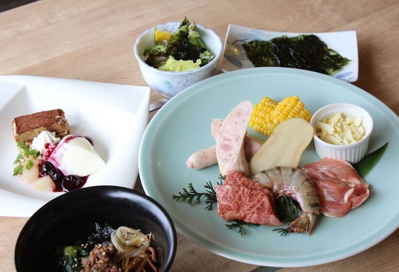 Ryokan Yakiniku To Kaisen No Yado Raku