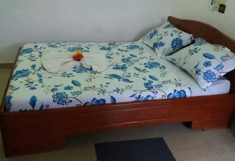 تختخواب و صبحانه Chez Sabine