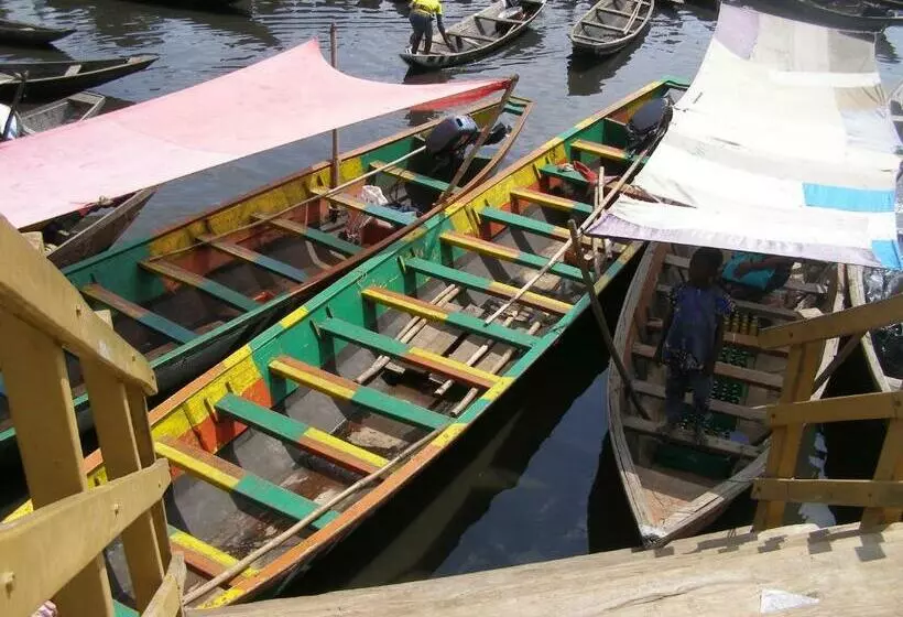 تختخواب و صبحانه Chez Sabine