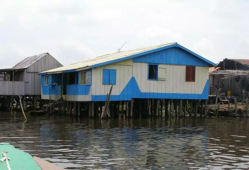 تختخواب و صبحانه Chez Sabine