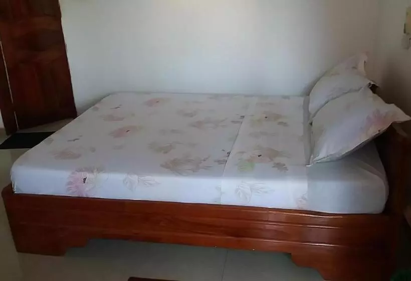 تختخواب و صبحانه Chez Sabine