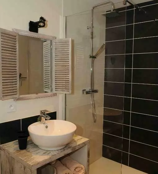 ベッドアンドブレックファースト Les Loges De L'ecurie