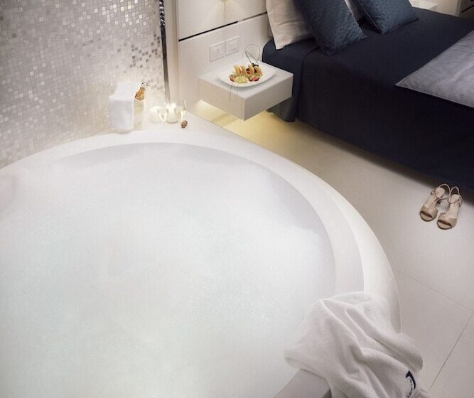 ペンション Al Chiar Di Luna