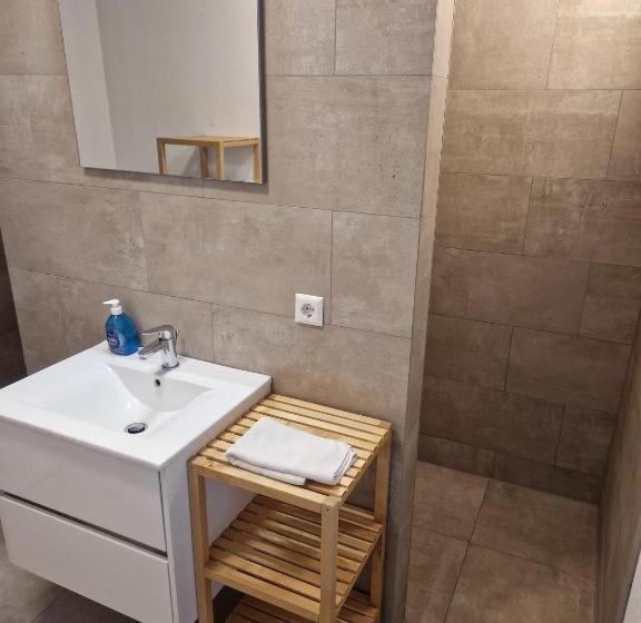 Pensão Newage Boardinghaus P5