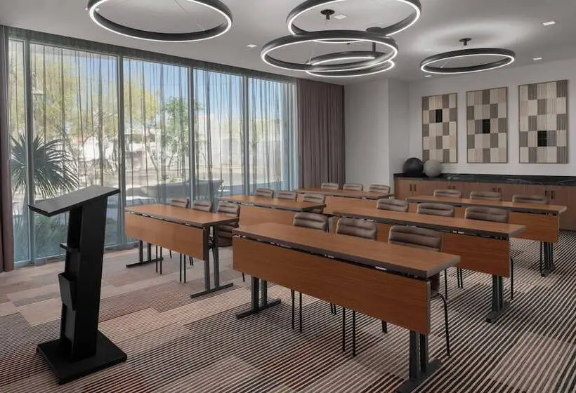 Ac Hotel By Marriott Scottsdale Old Town