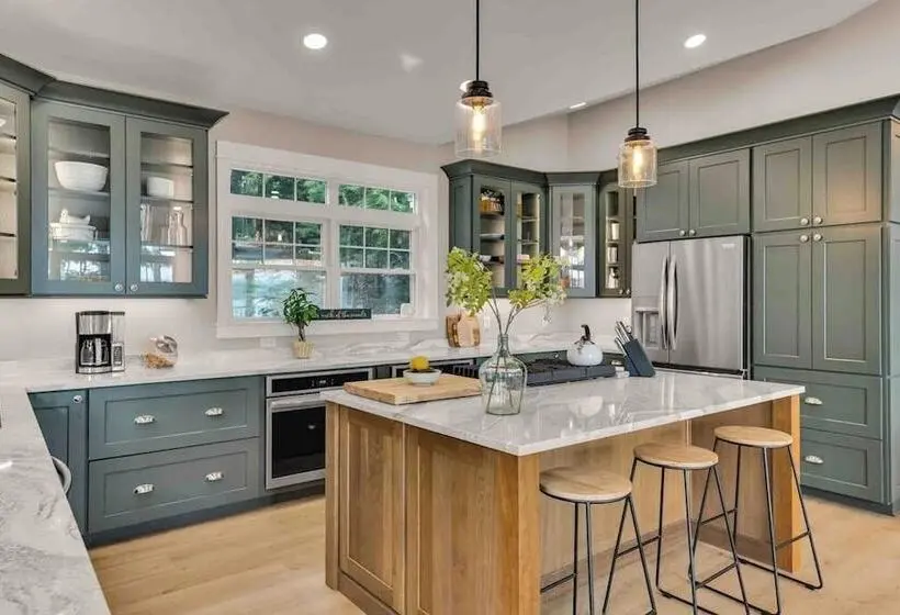 Elegant Lakefront Home Near Bar Harbor & Acadia With Modern Kitchen, Lake Views