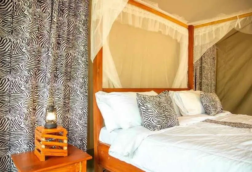هتل Maboresho Tented Camp