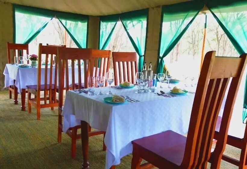 هتل Maboresho Tented Camp