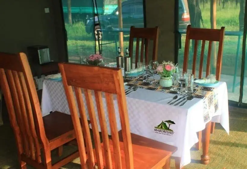 هتل Maboresho Tented Camp