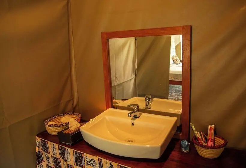 هتل Maboresho Tented Camp